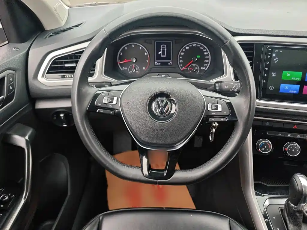 Volkswagen T-Roc — миниатюра 6