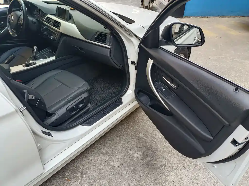 BMW 3 Series — миниатюра 5