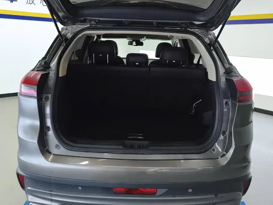 Geely Boyue — миниатюра 4