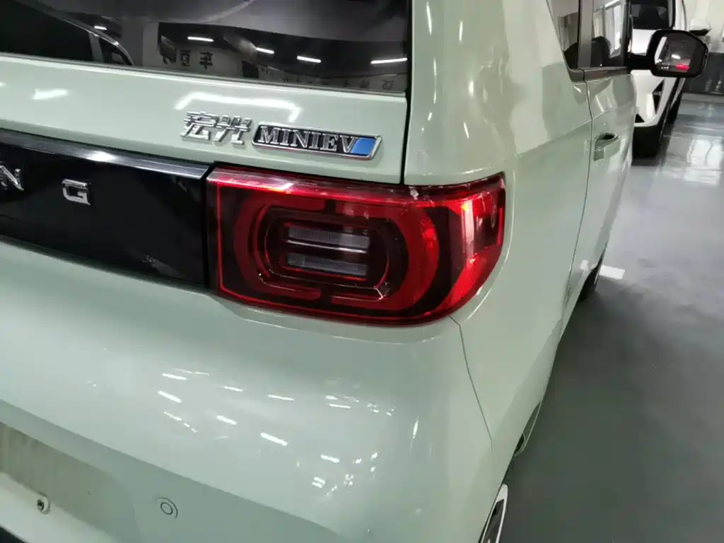Wuling MINIEV — миниатюра 8