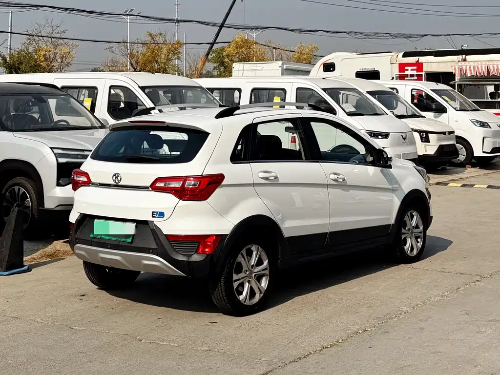 BAIC New Energy EX — миниатюра 4