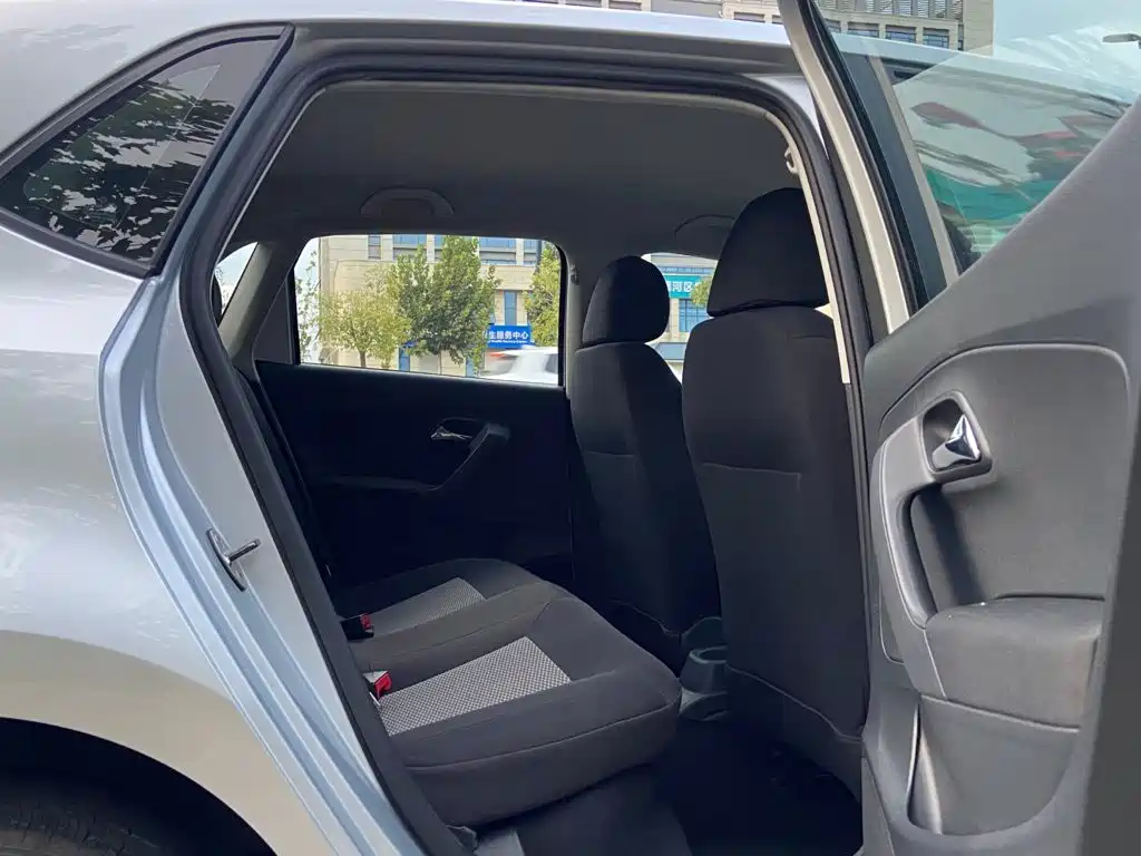 Volkswagen Polo — миниатюра 7