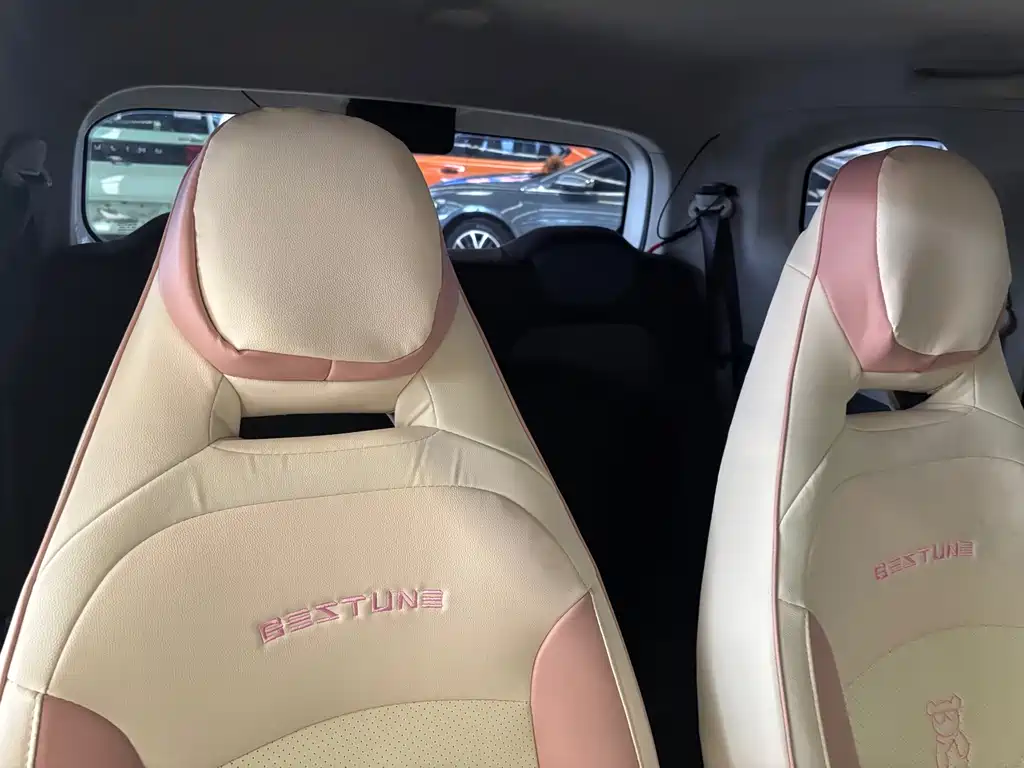 Wuling MINIEV — миниатюра 11