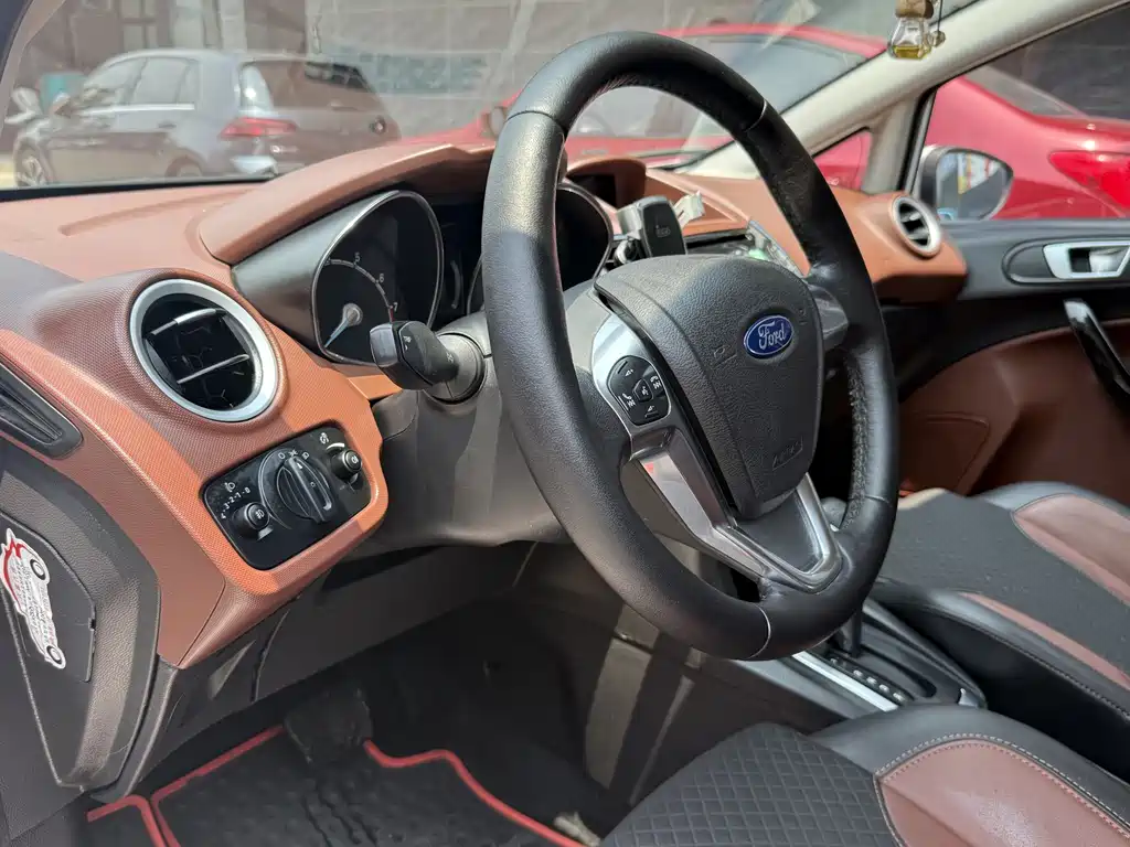 Ford Fiesta — миниатюра 8
