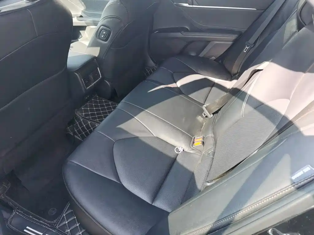 Toyota Camry — миниатюра 17