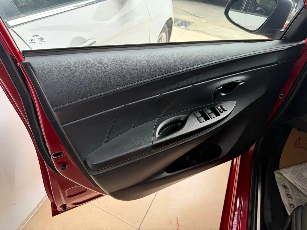 Toyota Yaris L — миниатюра 18