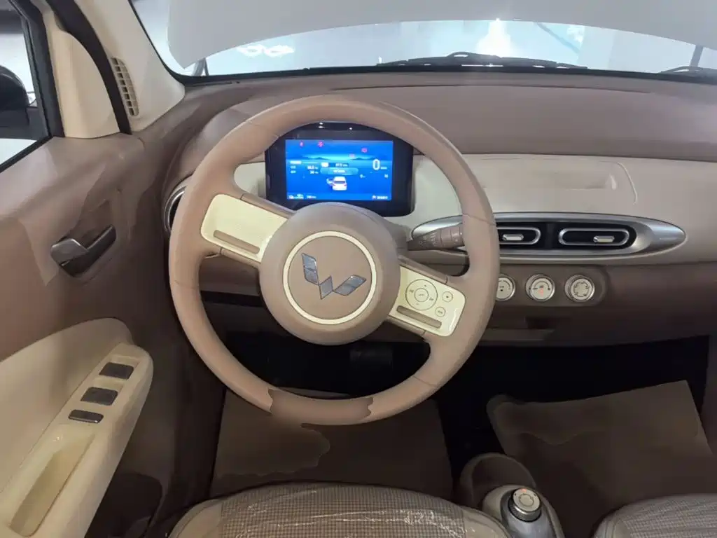 Wuling MINIEV — миниатюра 11
