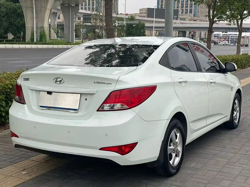 Hyundai Verna — миниатюра 25