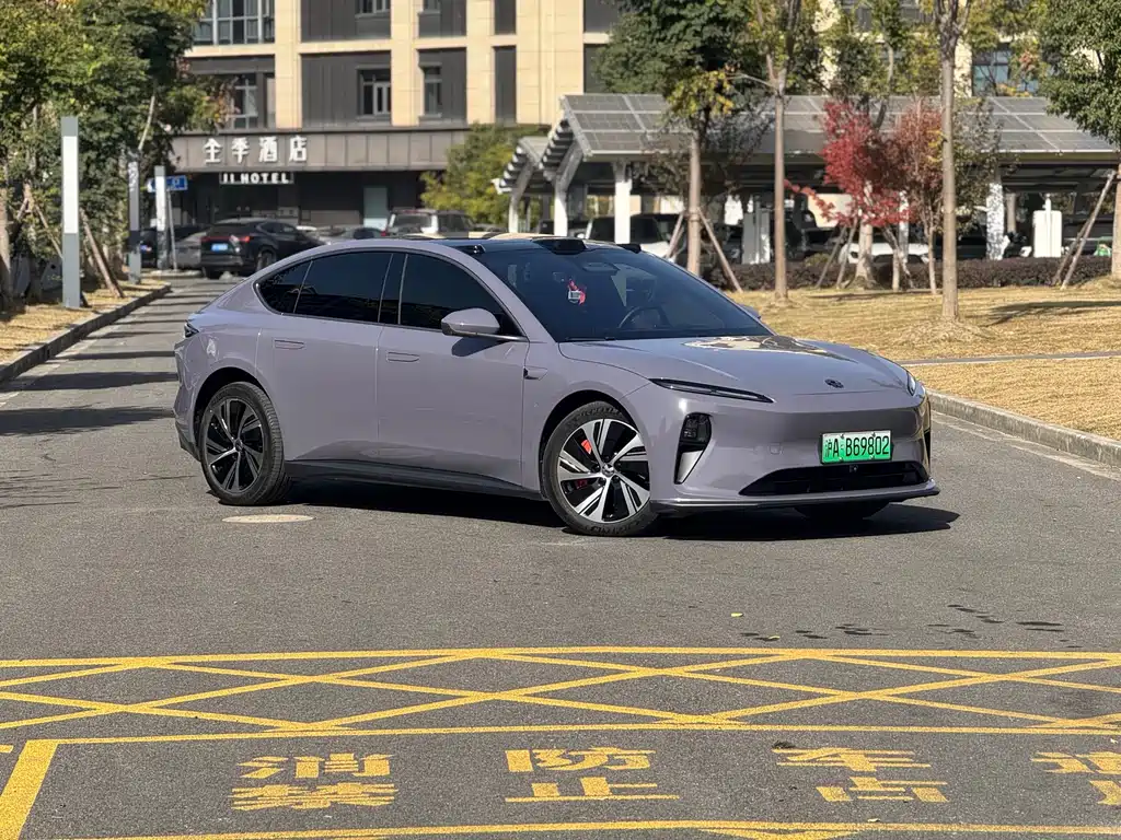 NIO NIO ET5