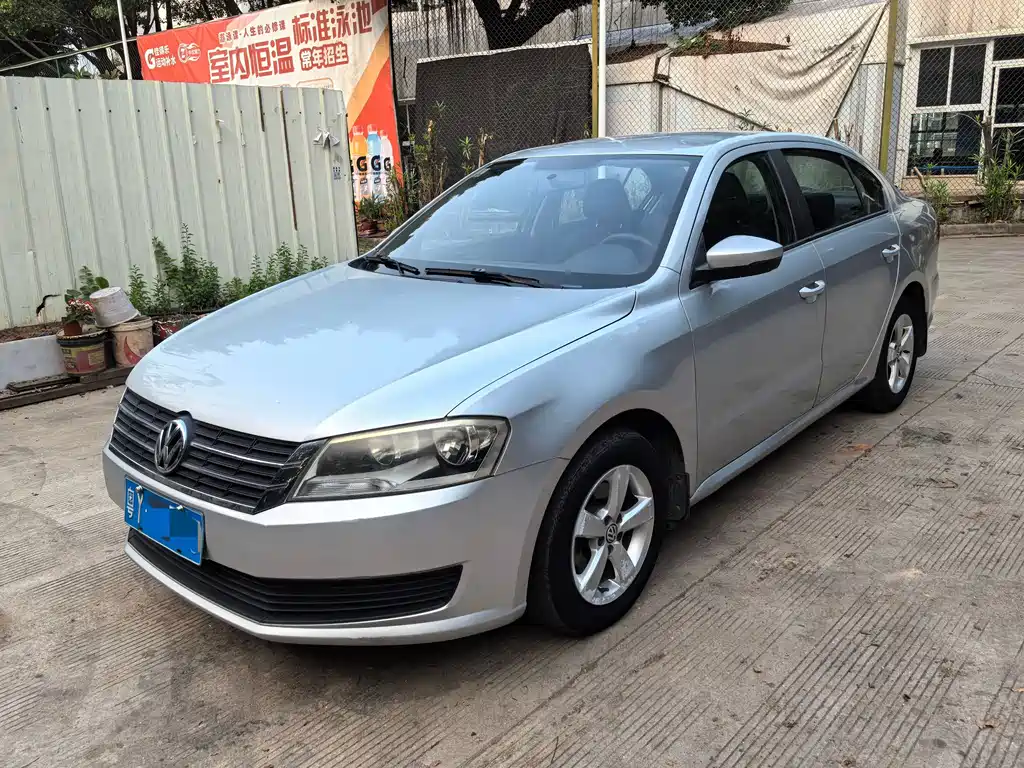 Volkswagen Lavida 2013
