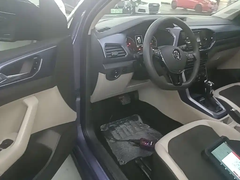 Volkswagen T-Cross — миниатюра 16