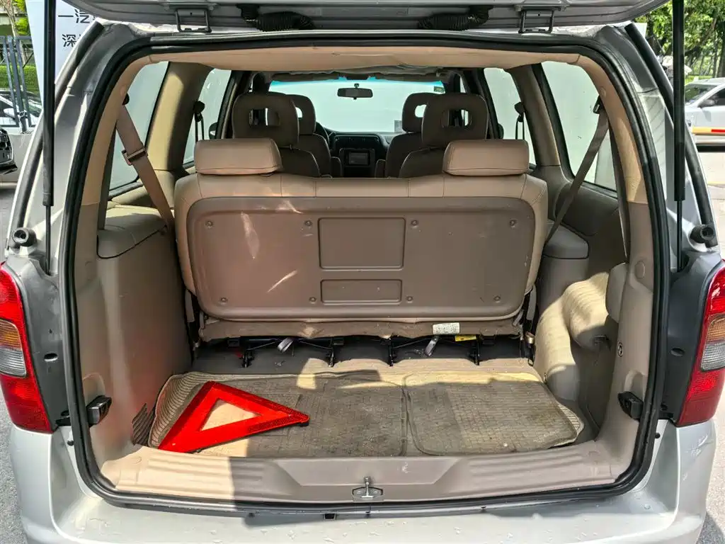 Buick GL8 — миниатюра 9