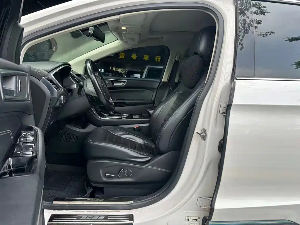Ford Edge — миниатюра 3