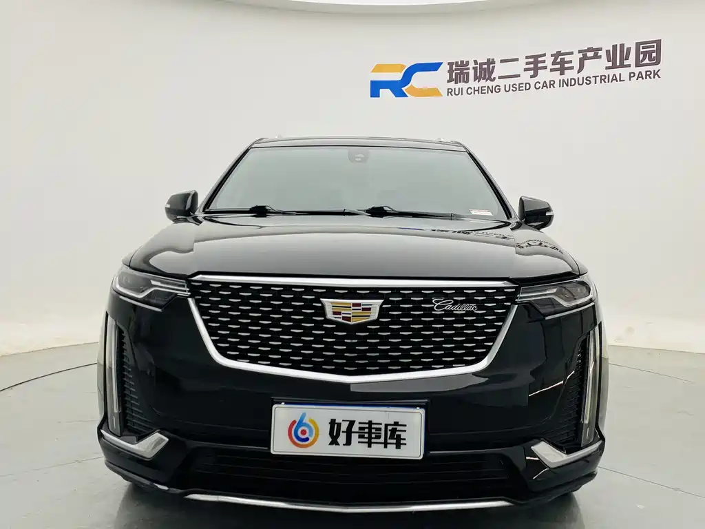 Cadillac XT6 2021 28T мест