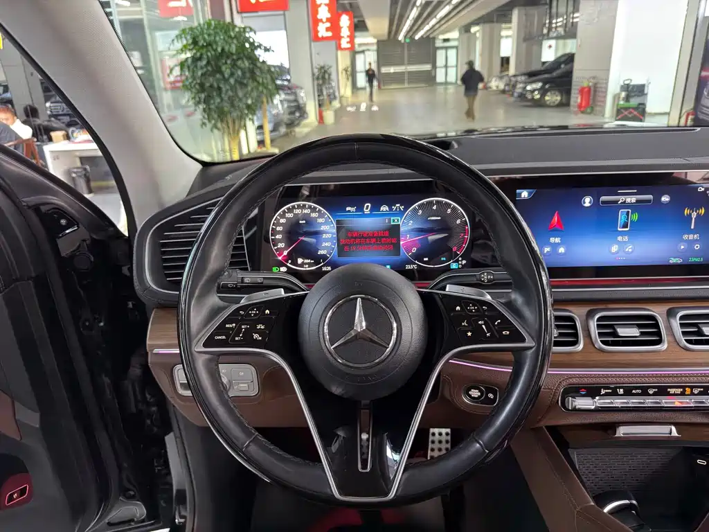 Mercedes-Benz GLS — миниатюра 9