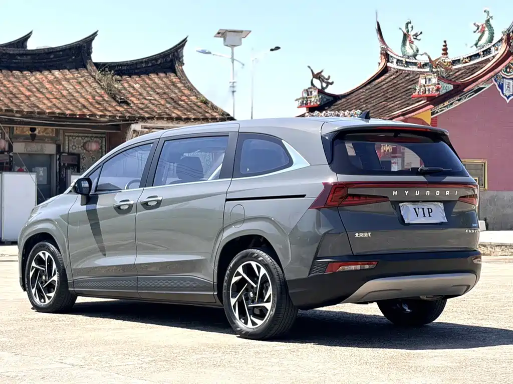 Hyundai Custo — миниатюра 5