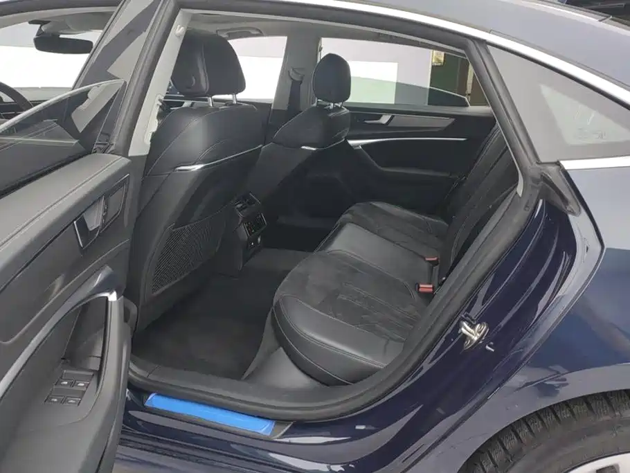 Audi A7L — миниатюра 11