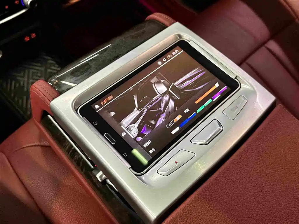 BMW 5 Series — миниатюра 19