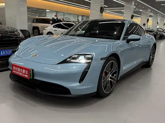 PORSCHE TAYCAN 2022