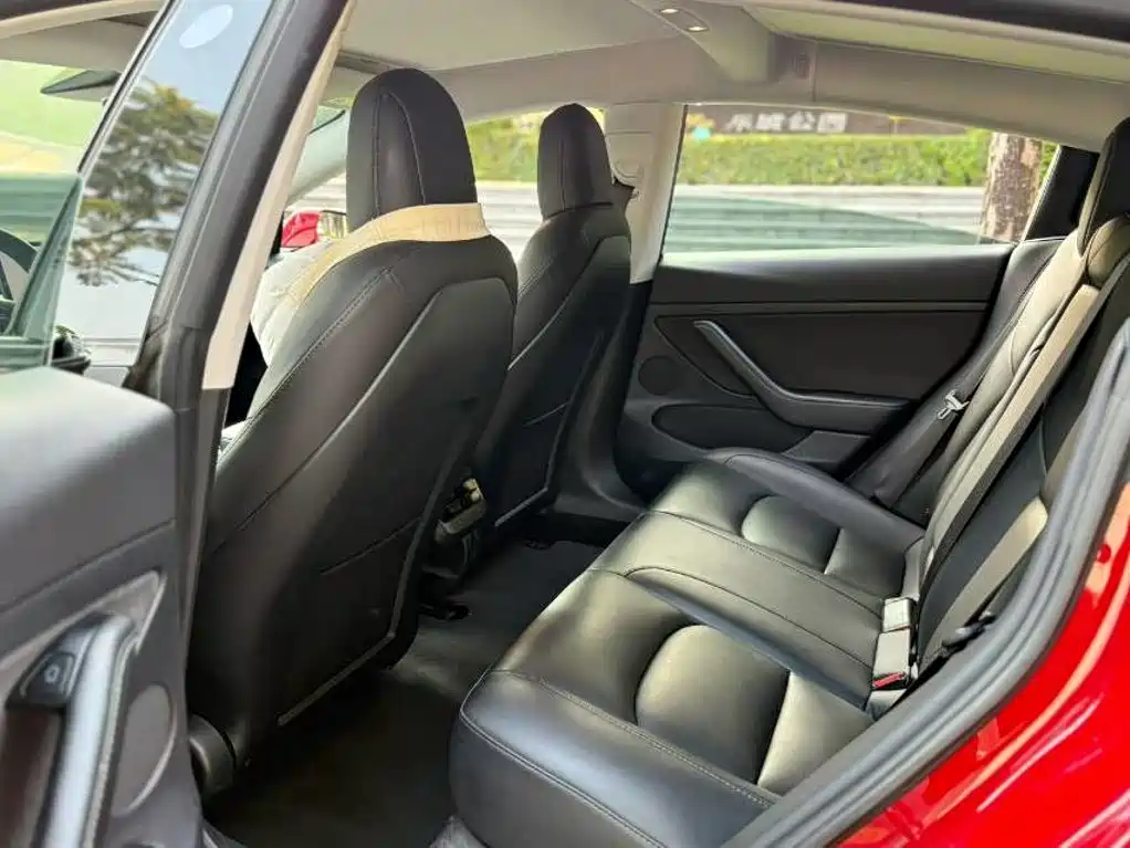 Tesla Model 3 — миниатюра 9