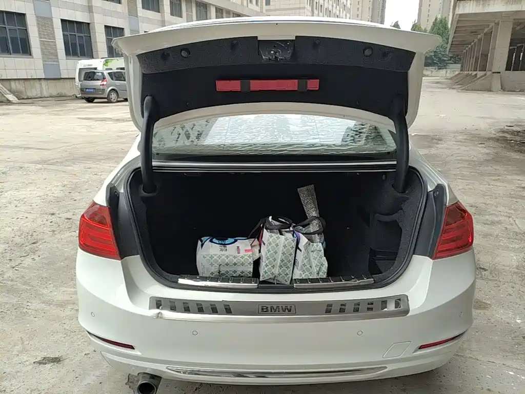 BMW 3 Series — миниатюра 19