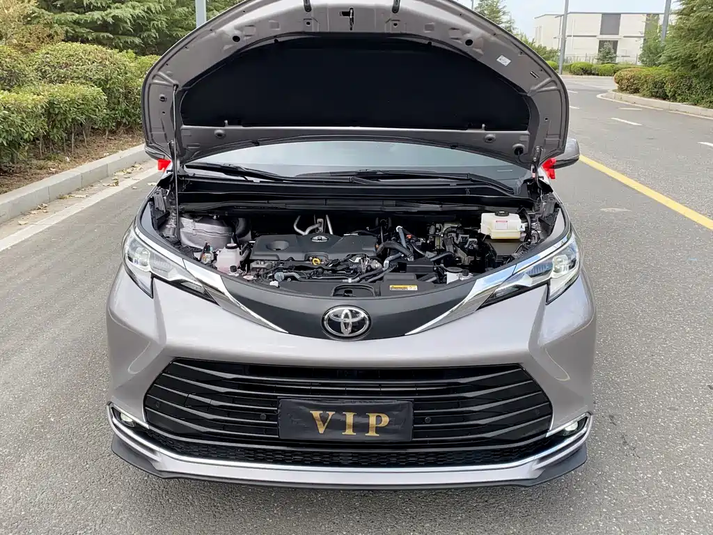 Toyota Sienna — миниатюра 5