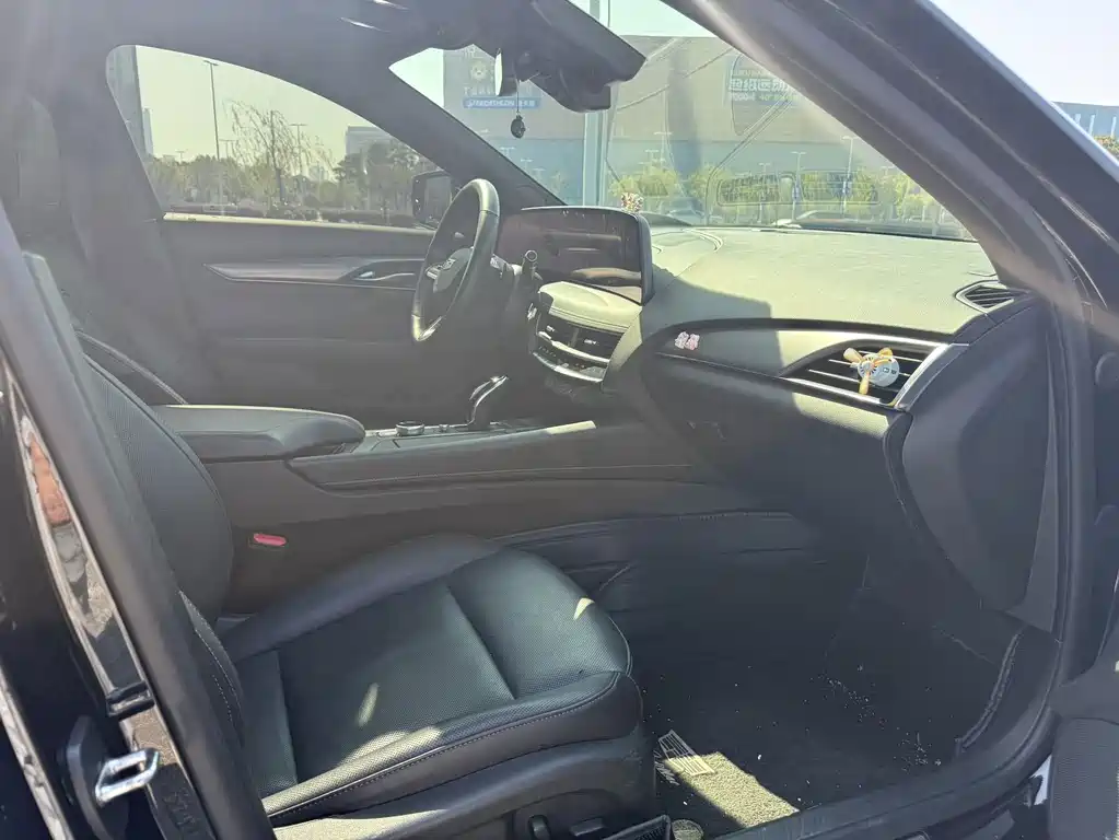 Cadillac CT5 — миниатюра 10