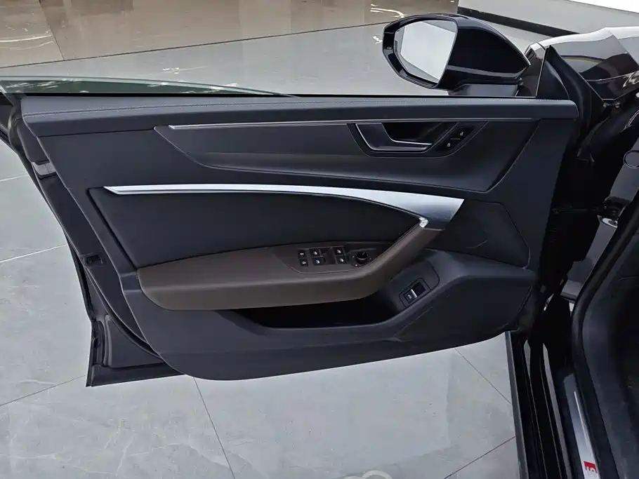 Audi A7L — миниатюра 7