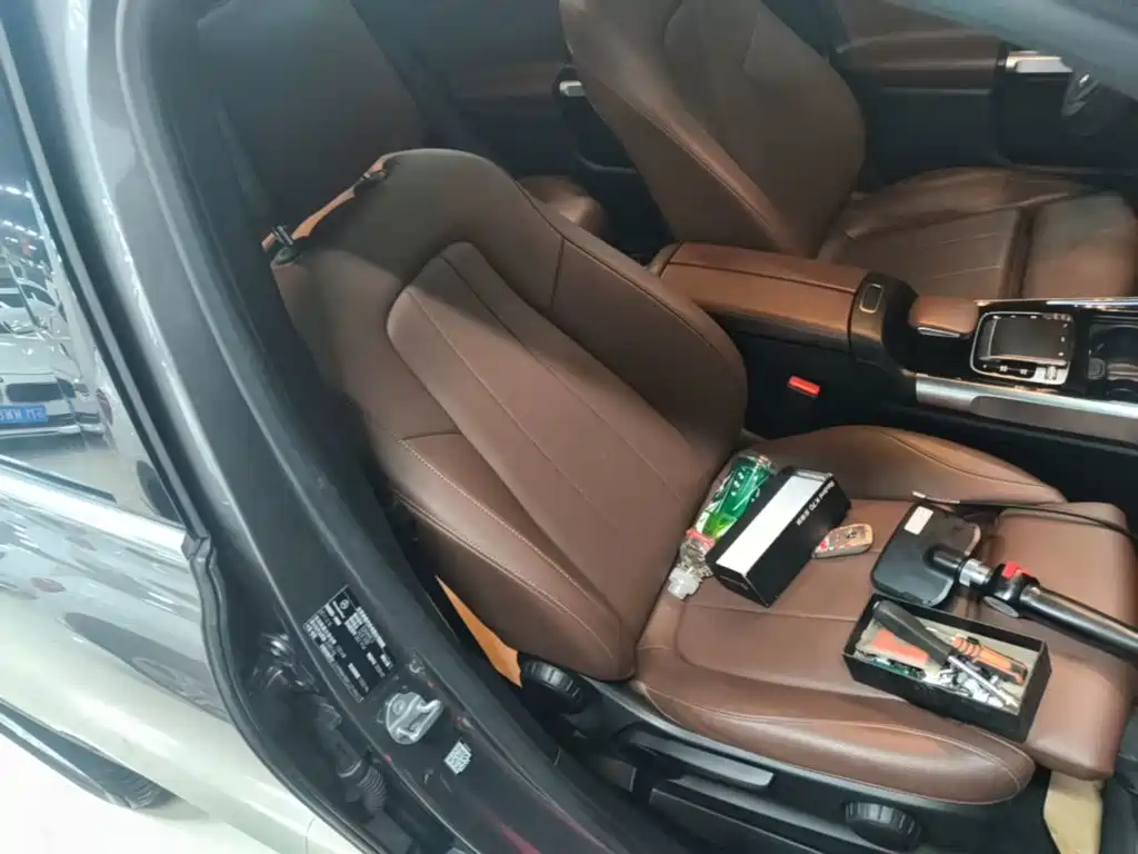 Mercedes-Benz GLB — миниатюра 25