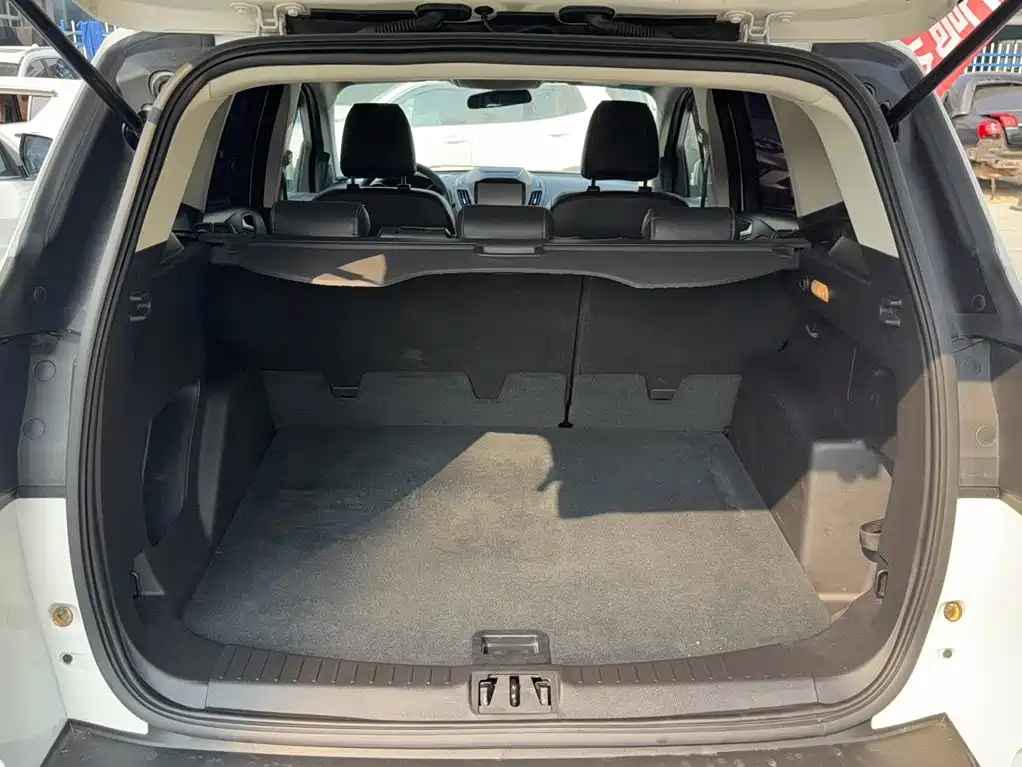 Ford Kuga — миниатюра 17