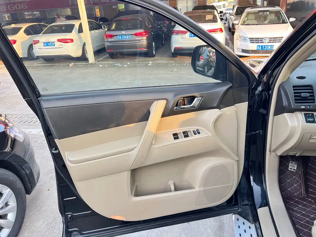Toyota Highlander — миниатюра 6
