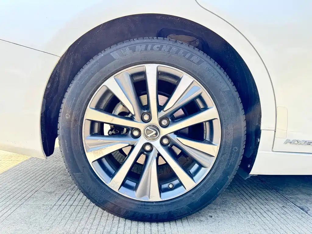 Lexus ES — миниатюра 13