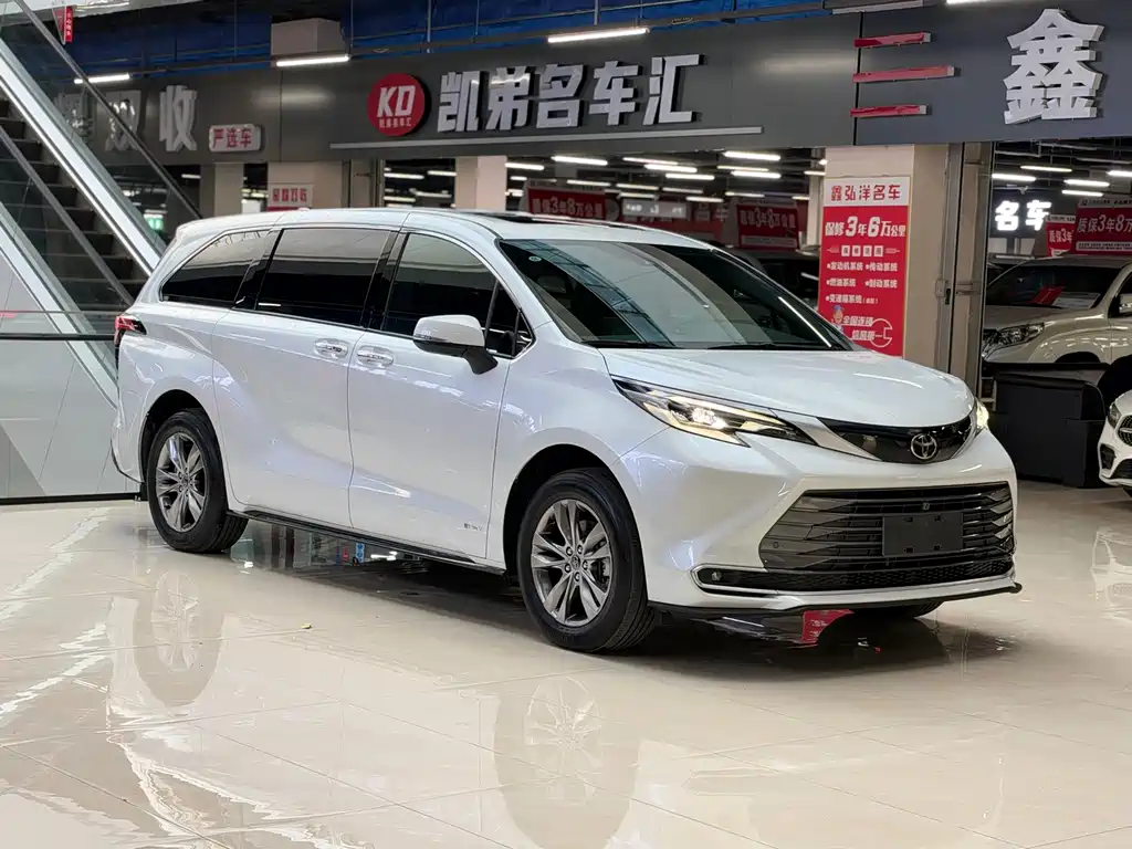 Toyota Sienna — миниатюра 3