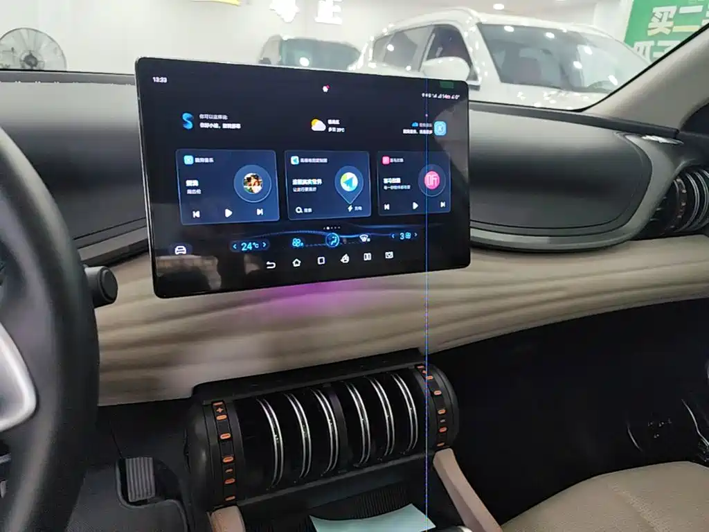 BYD Yuan Plus — миниатюра 13