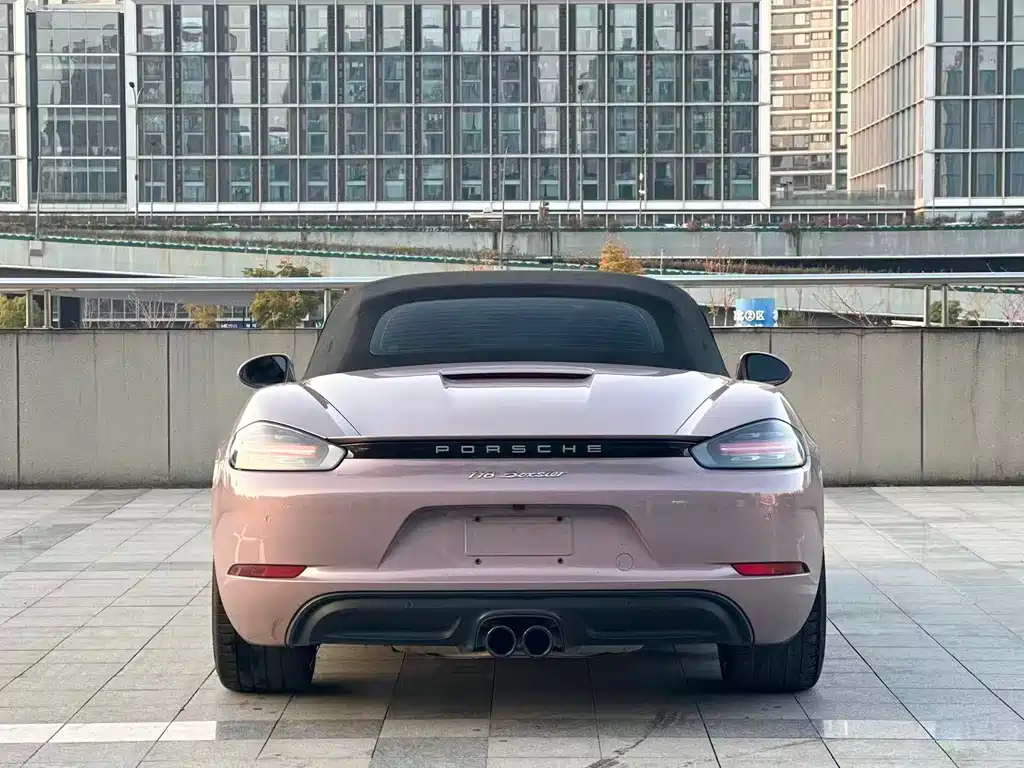 PORSCHE 718