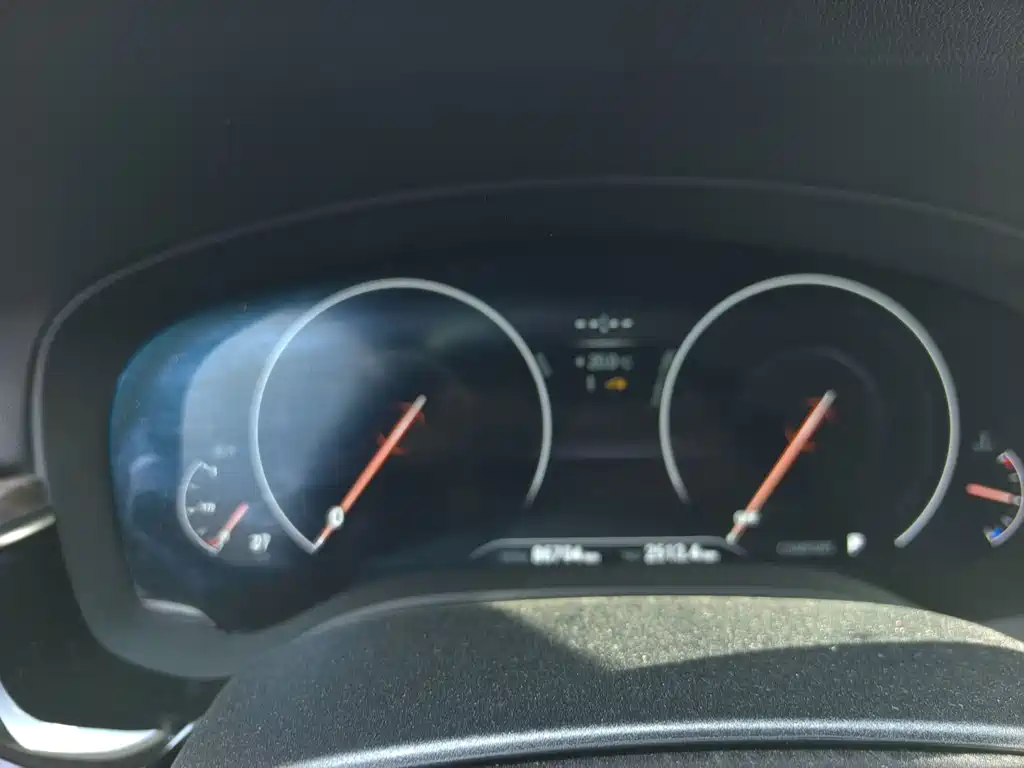 BMW 5 Series — миниатюра 9
