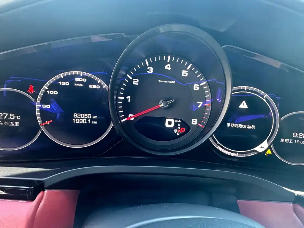 Porsche Cayenne — миниатюра 9