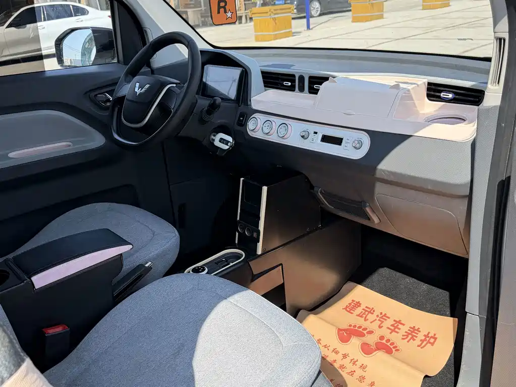Wuling MINIEV — миниатюра 7
