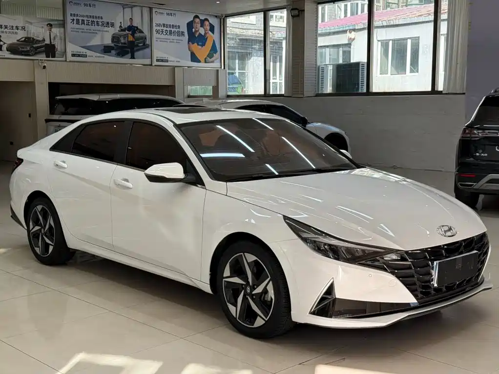 Hyundai Elantra — миниатюра 3