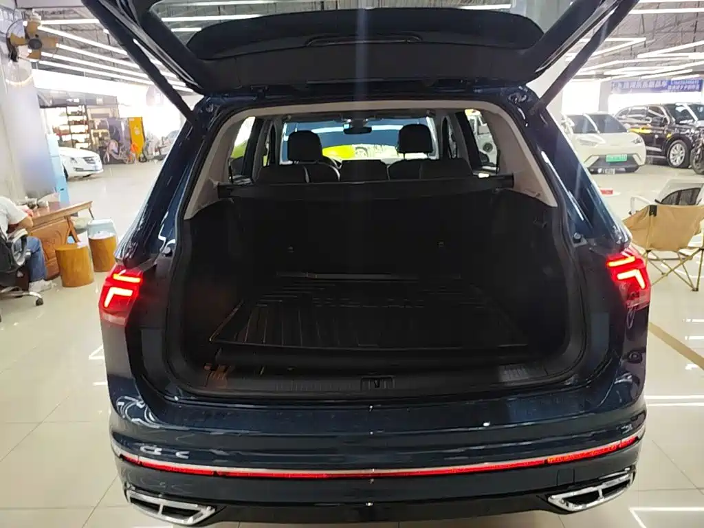 Volkswagen Tiguan L — миниатюра 19