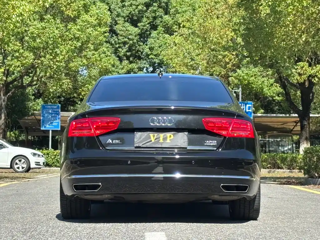 Audi A8 — миниатюра 5