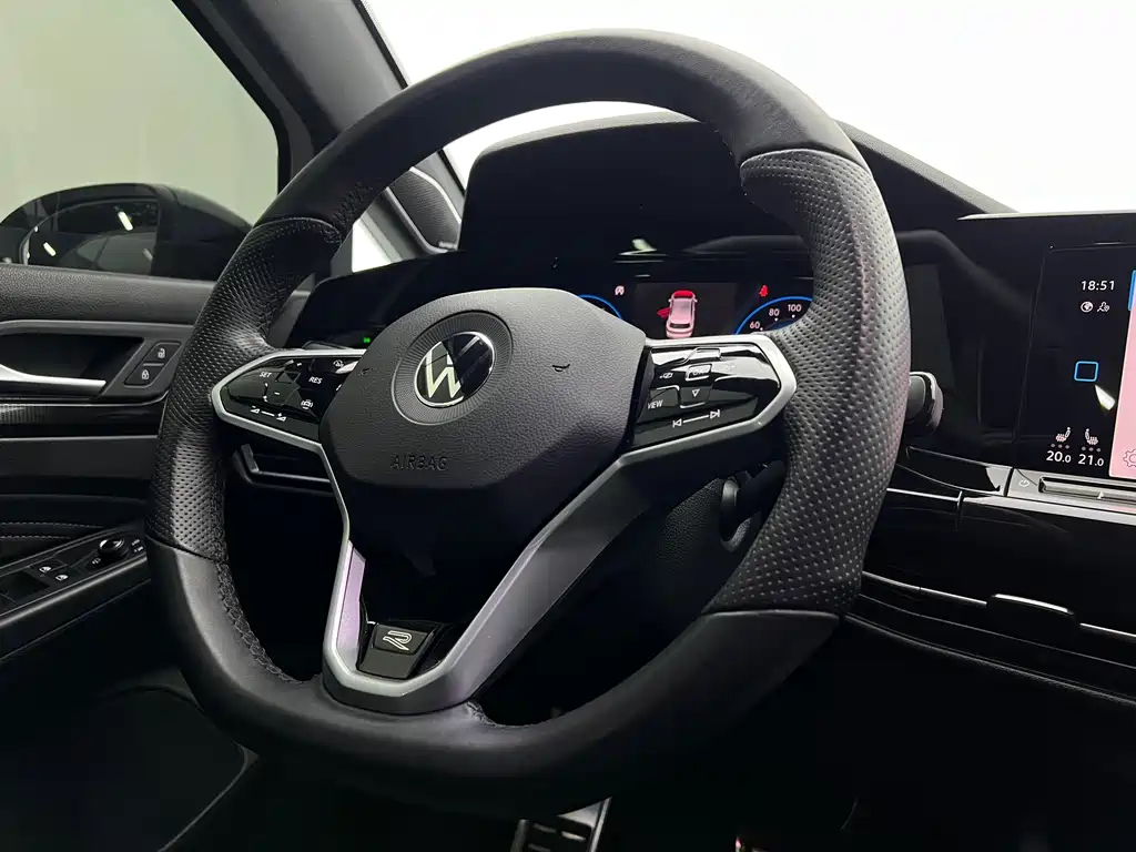 Volkswagen Golf — миниатюра 13