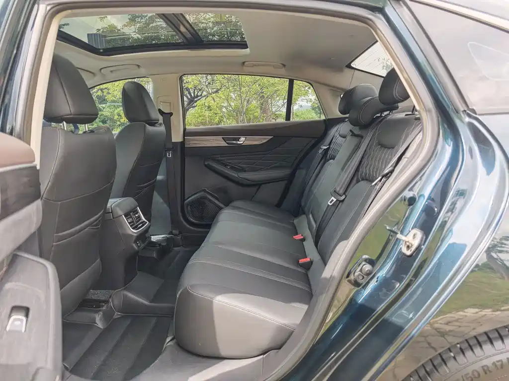 DONGFENG YI HYUN MAX