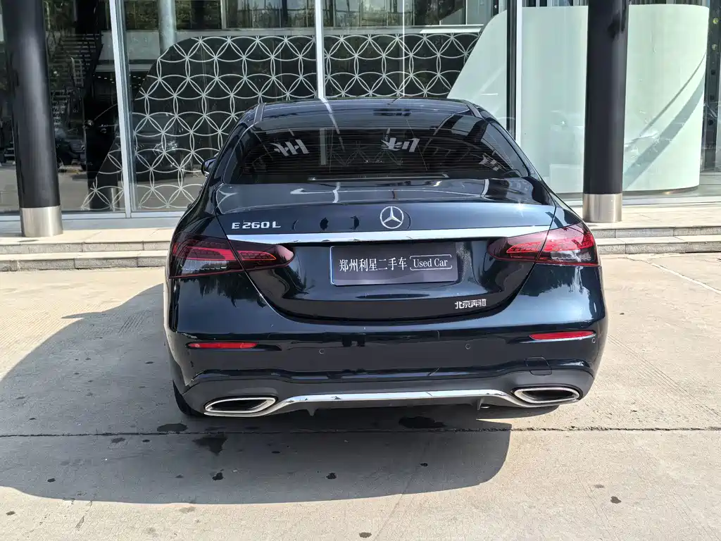 Mercedes-Benz E-Class — миниатюра 6