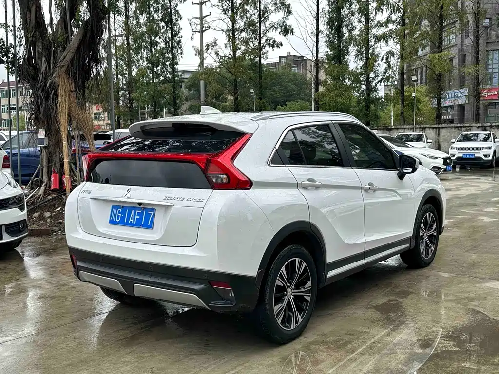 Mitsubishi Eclipse Cross — миниатюра 11