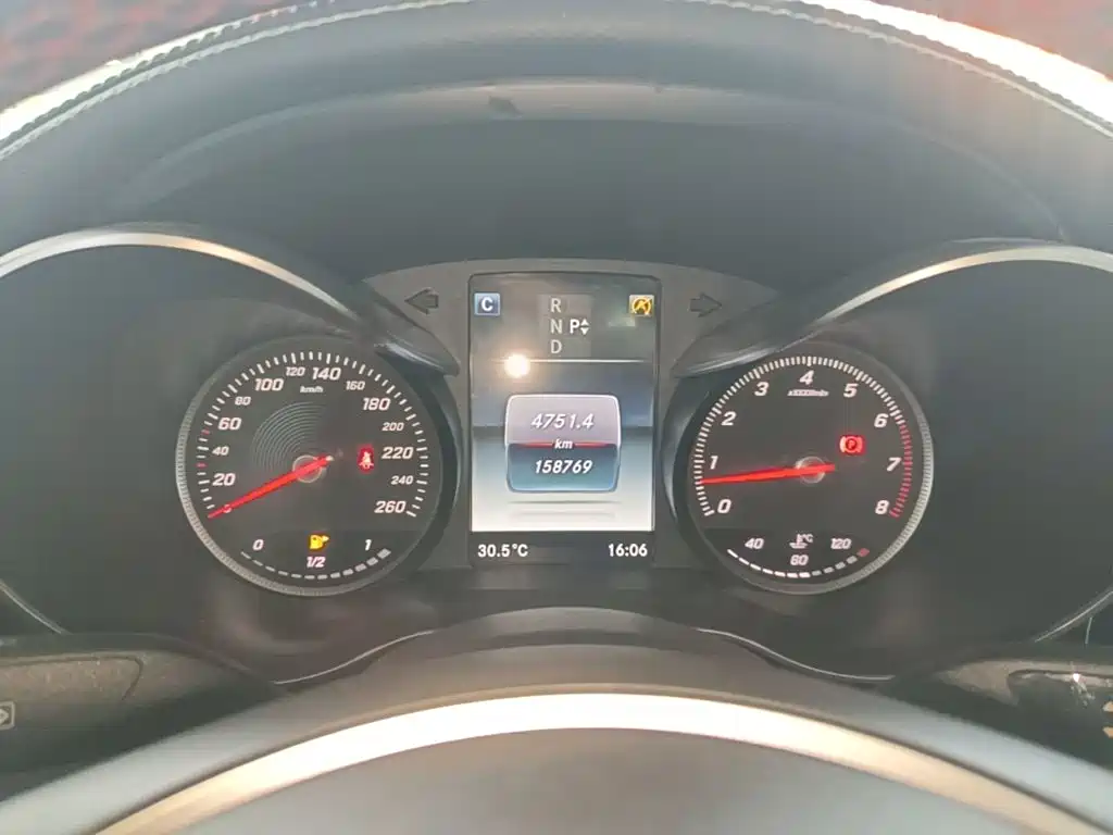 Mercedes-Benz C-Class — миниатюра 12