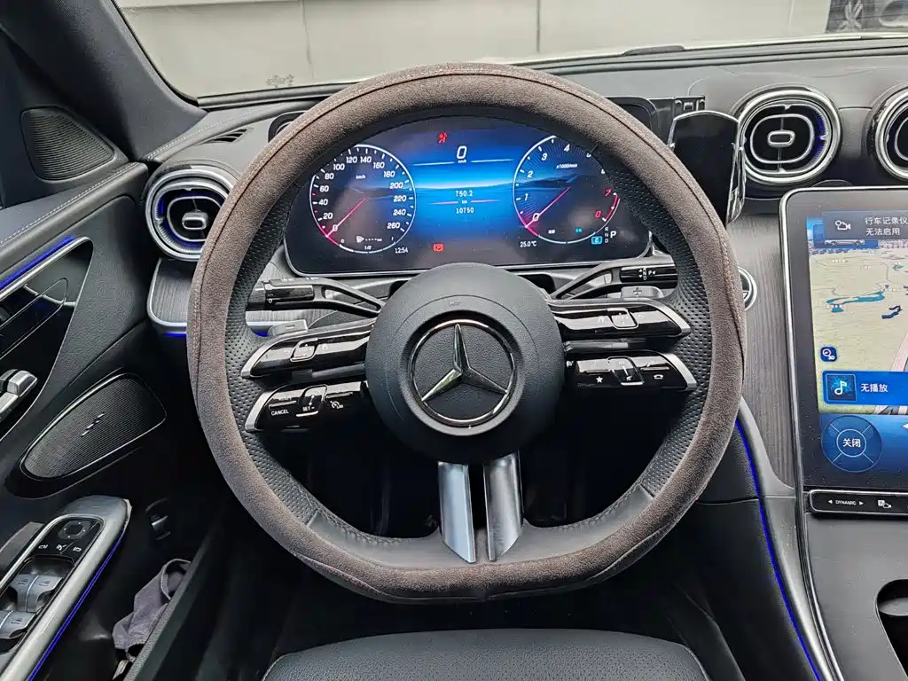 Mercedes-Benz C-Class — миниатюра 15