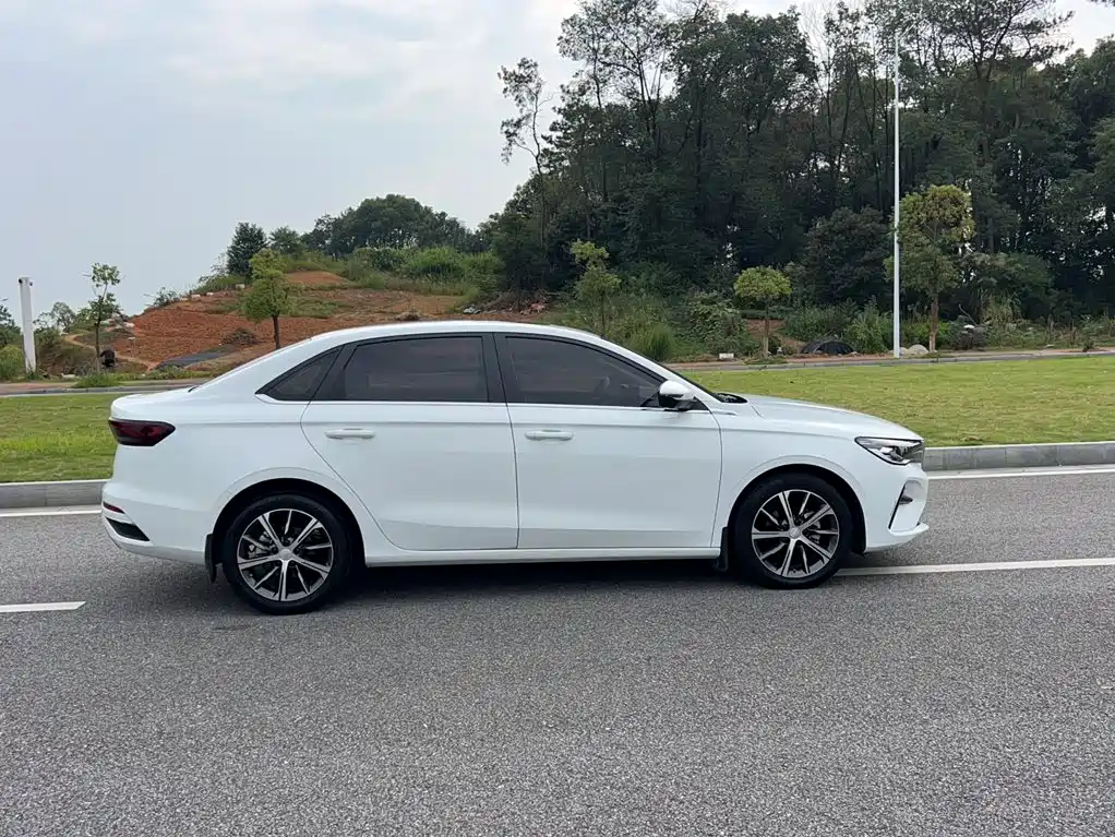 Geely Emgrand — миниатюра 23