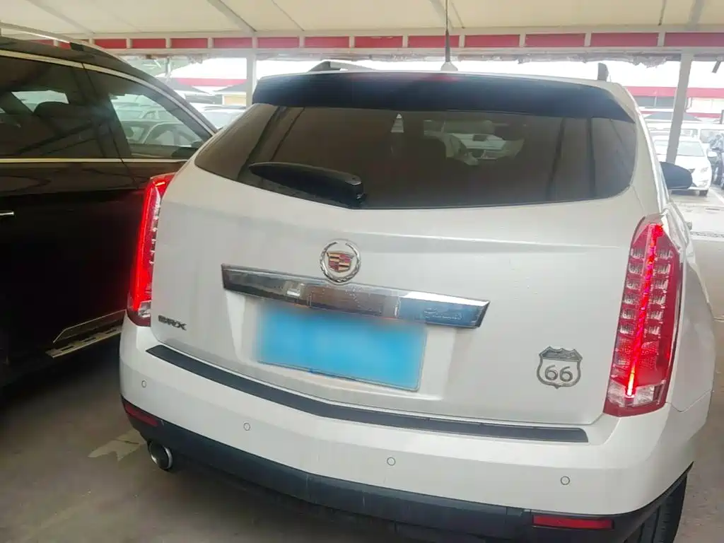 Cadillac SRX — миниатюра 6