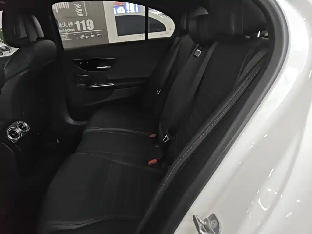 Mercedes-Benz C-Class — миниатюра 17